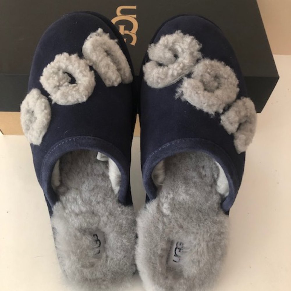 UGG Logo Scuff sheepskin slipper. 3D. Size: 11 - Picture 7 of 11